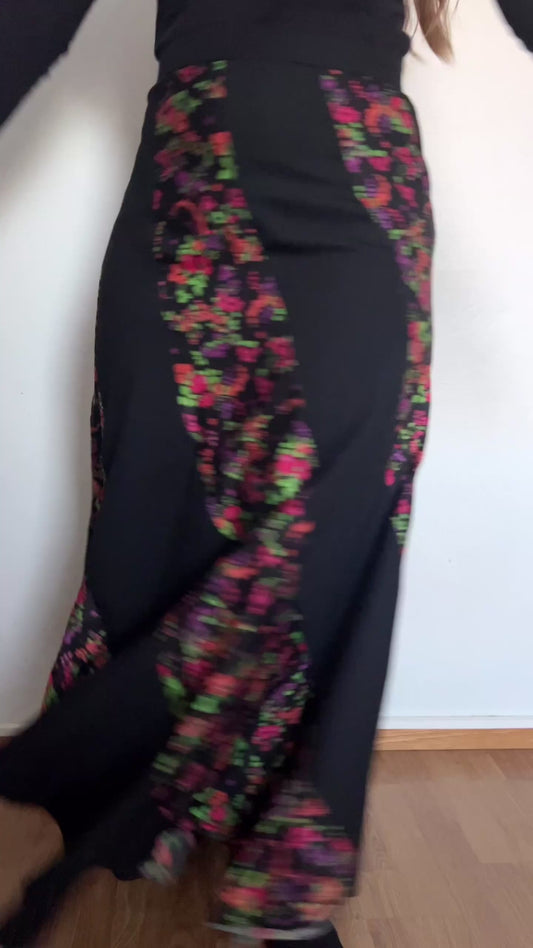 70s black and floral pattern skirt, Size S-M